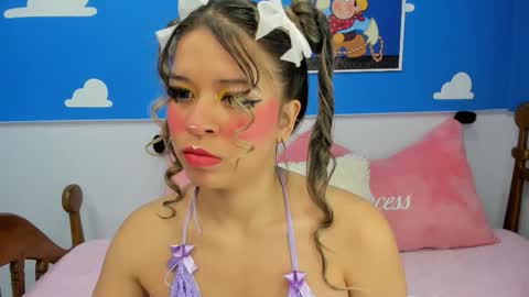 Snapshot of miss_lucyla chatting on 10/21/25, 11:00 miss_lucyla online show from 10/21/25, 11:00