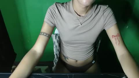 miss_mailyn online show from 10/25/25, 06:46