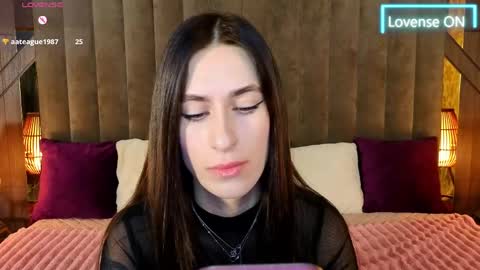 Snapshot of miss_martini chatting on 04/17/26, 06:05 online show from 04/17/26, 06:05