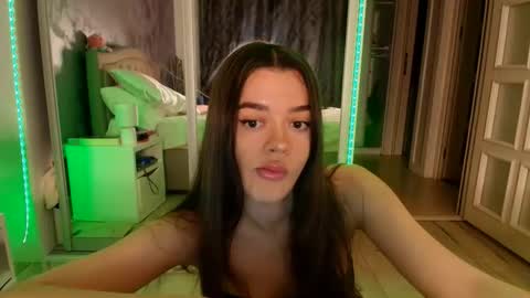 Snapshot of miss_medyson chatting on 11/18/25, 03:49 miss_medyson online show from 11/18/25, 03:49