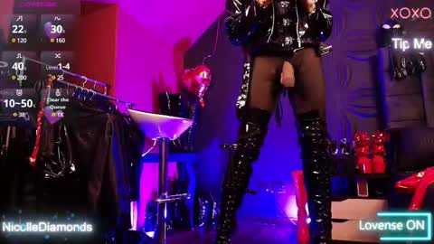 Snapshot of miss_nicolesds chatting on 02/25/25, 03:38 Miss Nicole online show from 02/25/25, 03:38