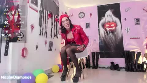 Snapshot of miss_nicolesds chatting on 10/06/25, 01:19 Miss Nicole online show from 10/06/25, 01:19