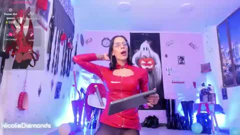 Snapshot of miss_nicolesds chatting on 10/16/25, 01:23 Miss Nicole online show from 10/16/25, 01:23