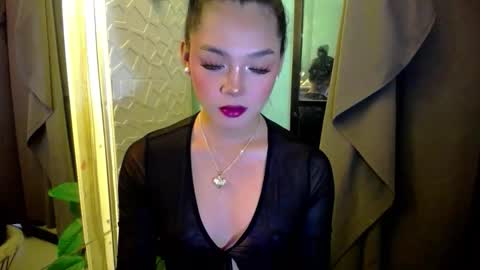 Snapshot of miss_precious_xx chatting on 05/09/26, 12:32 Precious online show from 05/09/26, 12:32