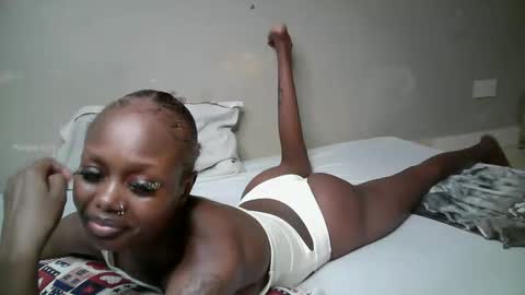 Snapshot of miss_pretty01 chatting on 04/16/26, 10:01 miss_pretty01 online show from 04/16/26, 10:01