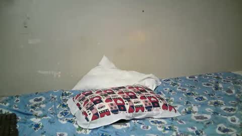 Snapshot of miss_pretty01 chatting on 04/27/26, 11:03 miss_pretty01 online show from 04/27/26, 11:03