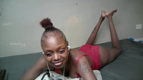 Snapshot of miss_pretty01 chatting on 05/04/26, 10:00 miss_pretty01 online show from 05/04/26, 10:00