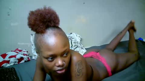 Snapshot of miss_pretty01 chatting on 05/06/26, 12:41 miss_pretty01 online show from 05/06/26, 12:41