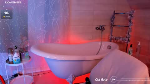 Snapshot of miss_redfox chatting on 12/17/24, 05:51 Margo online show from 12/17/24, 05:51