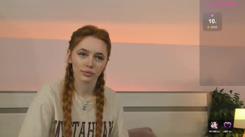 Snapshot of miss_redfox chatting on 10/13/25, 03:17 Margo online show from 10/13/25, 03:17