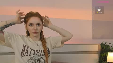 Snapshot of miss_redfox chatting on 10/15/25, 03:28 Margo online show from 10/15/25, 03:28