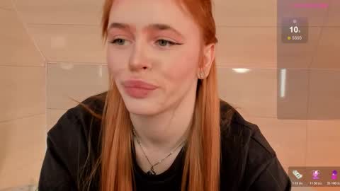 Snapshot of miss_redfox chatting on 10/21/25, 02:56 Margo online show from 10/21/25, 02:56