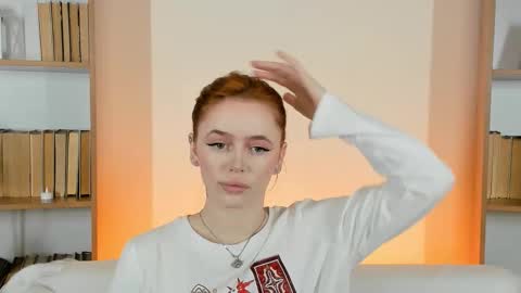 Snapshot of miss_redfox chatting on 11/09/25, 03:27 Margo online show from 11/09/25, 03:27