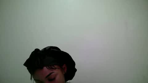 Snapshot of miss_rihanna2 chatting on 05/12/26, 05:04 miss_rihanna2 online show from 05/12/26, 05:04