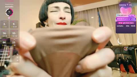 Snapshot of miss_satori_rose chatting on 02/11/25, 11:33 Satori Rose online show from 02/11/25, 11:33