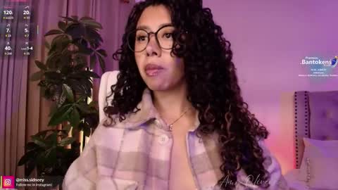 Snapshot of miss_sidney chatting on 09/24/25, 01:14 Amy Olivera online show from 09/24/25, 01:14