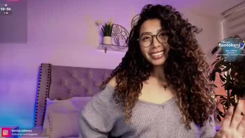 Snapshot of miss_sidney chatting on 10/06/25, 01:08 Amy Olivera online show from 10/06/25, 01:08