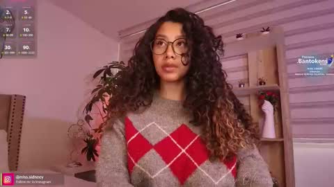 Snapshot of miss_sidney chatting on 10/07/25, 01:08 Amy Olivera online show from 10/07/25, 01:08