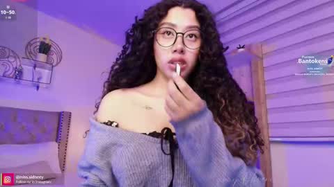 Snapshot of miss_sidney chatting on 10/14/25, 01:23 Amy Olivera online show from 10/14/25, 01:23