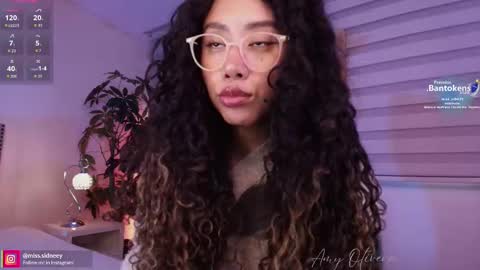 Snapshot of miss_sidney chatting on 10/16/25, 01:23 Amy Olivera online show from 10/16/25, 01:23