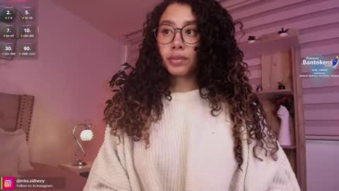 Snapshot of miss_sidney chatting on 10/20/25, 01:00 Amy Olivera online show from 10/20/25, 01:00