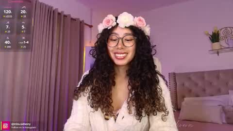 Snapshot of miss_sidney chatting on 10/24/25, 01:18 Amy Olivera online show from 10/24/25, 01:18