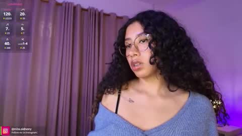 Snapshot of miss_sidney chatting on 11/20/25, 01:00 Amy Olivera online show from 11/20/25, 01:00