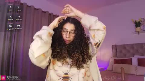 Snapshot of miss_sidney chatting on 11/25/25, 01:00 Amy Olivera online show from 11/25/25, 01:00