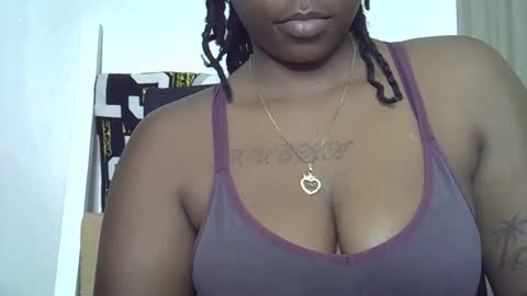 Snapshot of miss_sinphoria chatting on 09/16/25, 02:07 Miss online show from 09/16/25, 02:07