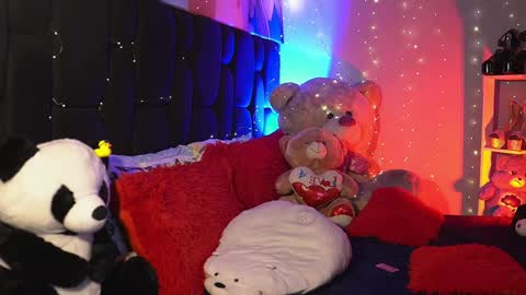 Snapshot of miss_sophie98 chatting on 01/08/25, 02:57 Sophie Cardenas ..... independent model online show from 01/08/25, 02:57