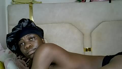 Snapshot of miss_squirty2 chatting on 06/25/26, 05:12 jasmine online show from 06/25/26, 05:12