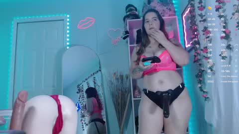 Snapshot of miss_strapon chatting on 10/13/25, 02:39 Goddess Laura online show from 10/13/25, 02:39