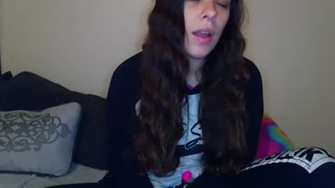 Bella online show from 09/25/25, 01:59