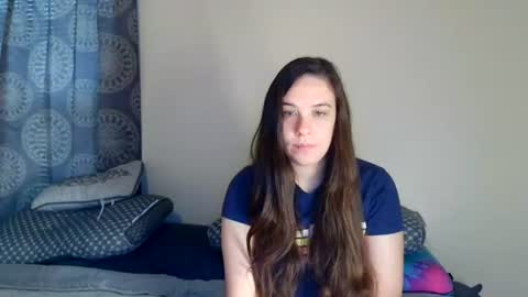 Snapshot of miss_sunshine01 chatting on 06/17/26, 04:19 Bella online show from 06/17/26, 04:19