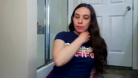 Snapshot of miss_sunshine01 chatting on 06/24/26, 02:32 Bella online show from 06/24/26, 02:32
