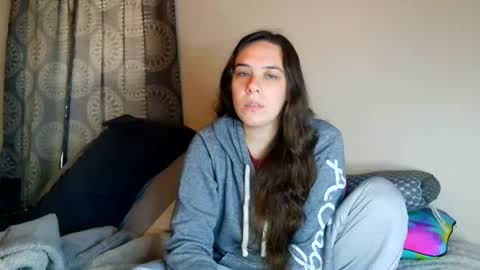 Snapshot of miss_sunshine01 chatting on 07/09/26, 05:50 Bella online show from 07/09/26, 05:50