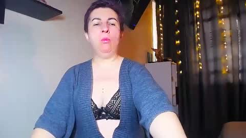 Snapshot of miss_tasha_kom chatting on 02/13/25, 08:06 miss_tasha_kom online show from 02/13/25, 08:06