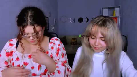 Snapshot of miss_toxic69 chatting on 11/27/25, 02:08 miss_toxic69 online show from 11/27/25, 02:08