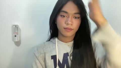 miss_veron_xoxo online show from 05/08/26, 08:25