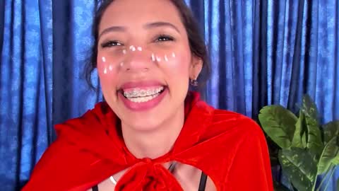 Miss Veronica online show from 10/31/25, 01:01