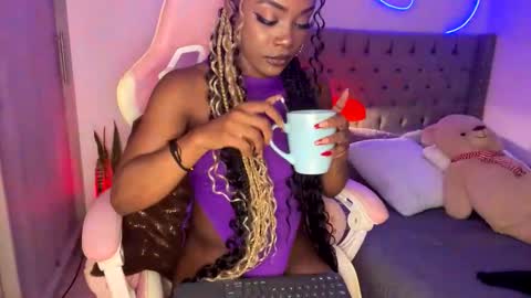 Snapshot of miss_west chatting on 12/14/24, 07:51 Tay Tay Independent Model online show from 12/14/24, 07:51