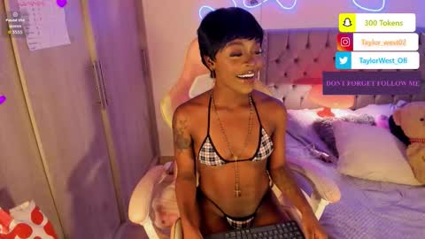 Snapshot of miss_west chatting on 10/17/25, 04:48 Tay Tay Independent Model online show from 10/17/25, 04:48