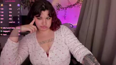 Snapshot of miss_you_babe chatting on 07/17/26, 12:50 Tina Julie online show from 07/17/26, 12:50