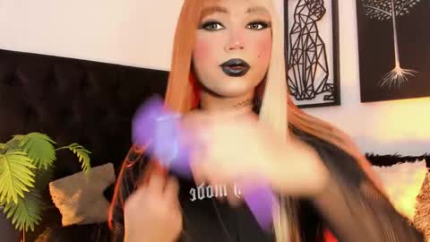 miss_zz online show from 09/16/25, 06:20