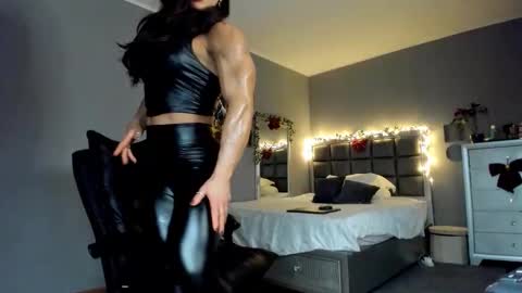 Alesyamuscledoll online show from 01/08/26, 09:50