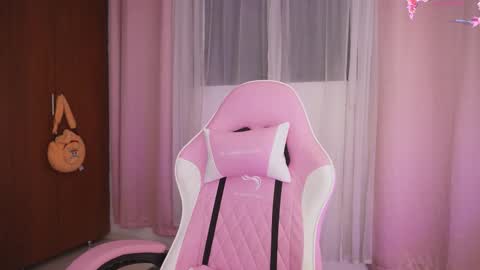 Snapshot of missara_ chatting on 12/16/25, 02:16 missara_ online show from 12/16/25, 02:16