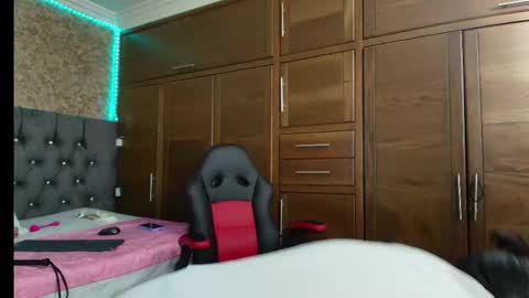 Brenda online show from 10/09/25, 04:21