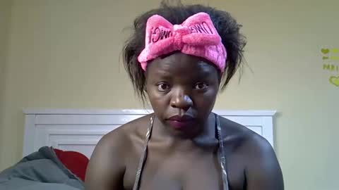 Snapshot of misscandy352_ chatting on 03/25/26, 01:00 misscandy352_ online show from 03/25/26, 01:00