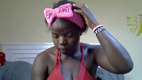 Snapshot of misscandy352_ chatting on 04/07/26, 11:32 misscandy352_ online show from 04/07/26, 11:32