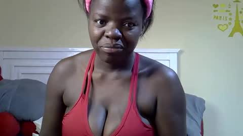 Snapshot of misscandy352_ chatting on 04/08/26, 12:32 misscandy352_ online show from 04/08/26, 12:32